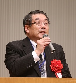 HP_式典05_8915_甫水会長_260.jpg