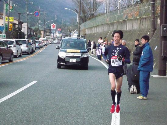 ①６区市川選手の激走・入生田付近.JPG